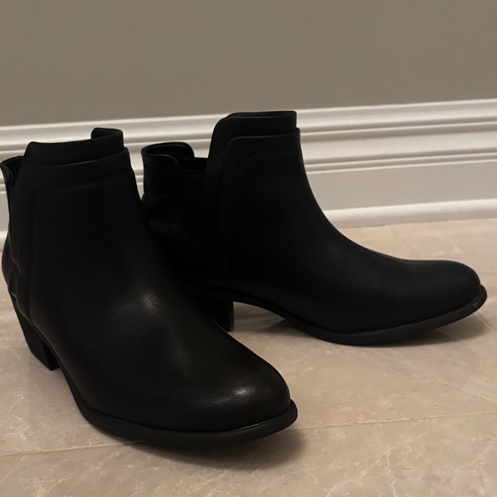 BRAND New! b.o.c  Sleek Black Ankle Boots